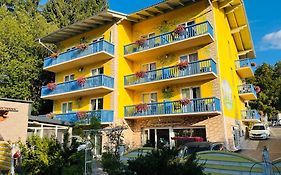 Loving Hut Pension & Restaurant